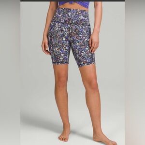 Lululemon Align High-Rise Short with Pockets 8"
Flower Burst Multi size 2